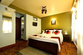 Vajra Guest House & Restaurant