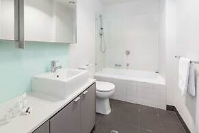Executive Apartment With Bay Views
