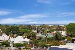 Executive Apartment With Bay Views