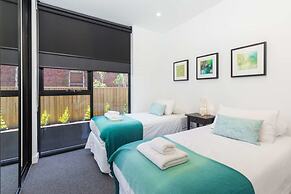 Executive 2br Caulfield North
