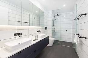 Executive 2br Caulfield North