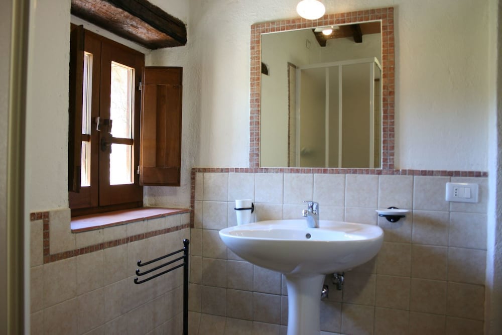 Stunning private villa with private pool, WIFI, TV, pets allowed and p