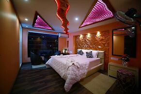 Cosy Houseboats