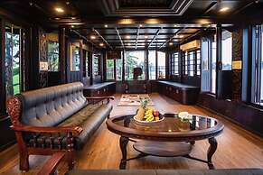 Cosy Houseboats