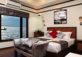 Cosy Houseboats