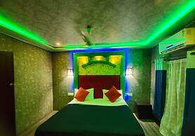Cosy Houseboats