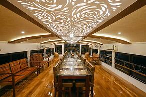 Cosy Houseboats