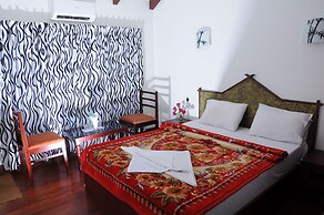 Cosy Houseboats