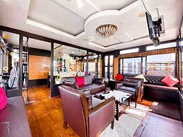 Cosy Houseboats