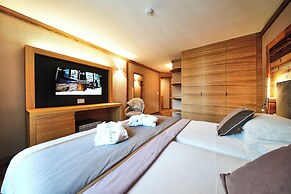 Hotel Excelsior Planet
