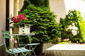 5 Vintage Guest House