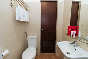 RedDoorz @ San Antonio Makati