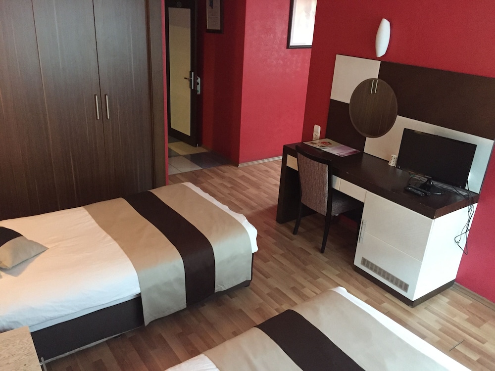 Cimenler Otel