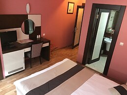 Cimenler Otel
