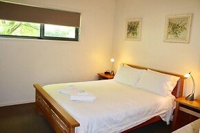 Bright Woodlands Retreat