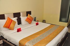 OYO 1673 Hotel MM Yellowuds