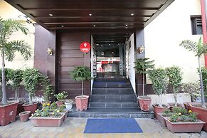 OYO 1673 Hotel MM Yellowuds