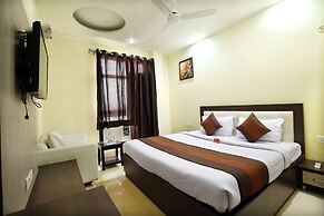 OYO 1673 Hotel MM Yellowuds