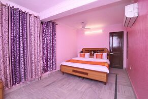 OYO 10384 Hotel Rajesh Palace