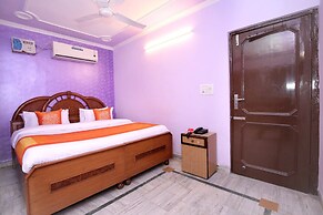 OYO 10384 Hotel Rajesh Palace