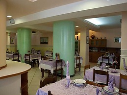 Hotel Monica