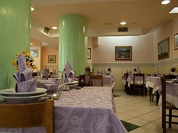 Hotel Monica