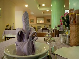 Hotel Monica