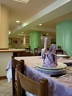 Hotel Monica