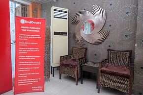 RedDoorz Plus @ Grand Populer Hotel