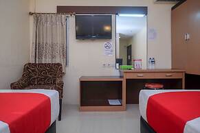 RedDoorz Plus @ Grand Populer Hotel