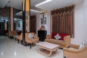 RedDoorz Plus @ Grand Populer Hotel