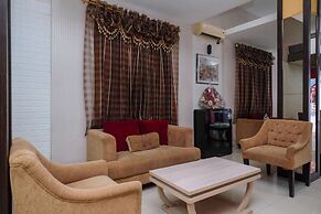 RedDoorz Plus @ Grand Populer Hotel