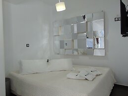 Amo Suites & Spa