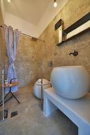 Amo Suites & Spa