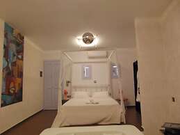 Amo Suites & Spa