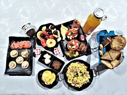 Amo Suites & Spa
