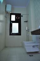 Golden Palm Suites