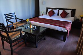 Golden Palm Suites