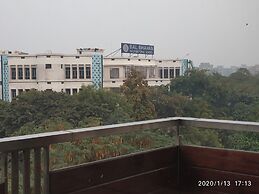 Golden Palm Suites
