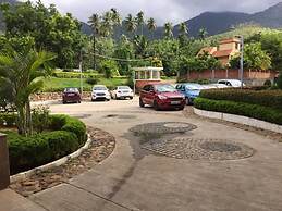5 Falls Resort