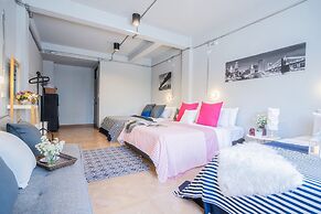 Warm Hostel