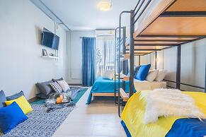 Warm Hostel