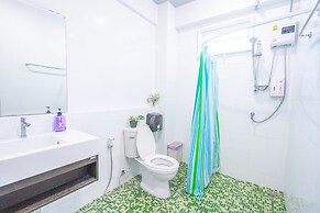 Warm Hostel