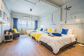 Warm Hostel