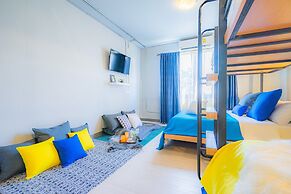 Warm Hostel