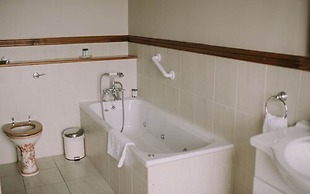 The Royal Valentia Hotel
