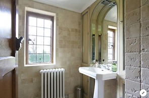 Harlington Manor