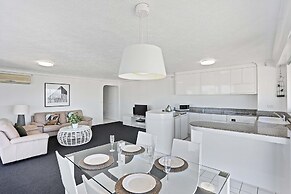 De Ville Apartments