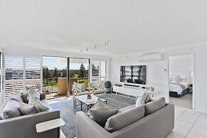 De Ville Apartments