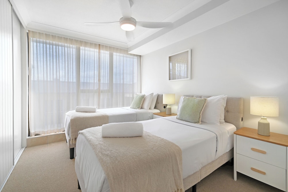Albatross North Apartments